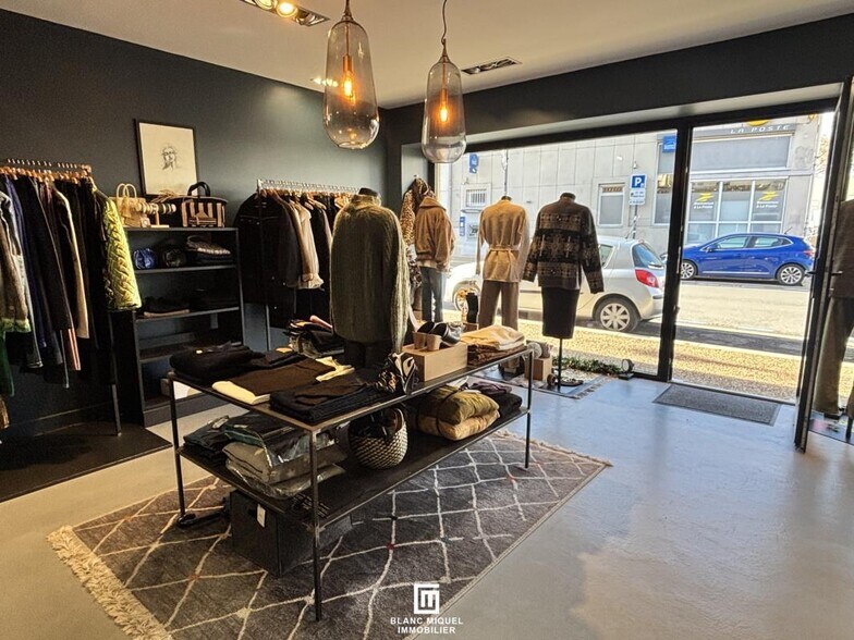Retail in Le Bouscat for lease - Building Photo - Image 2 of 8