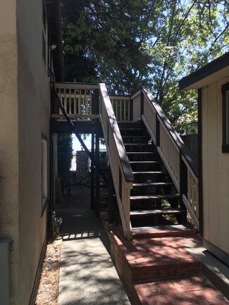 Plus de détails pour 25268 Hwy 18, Crestline, CA - Commerce de détail à vendre