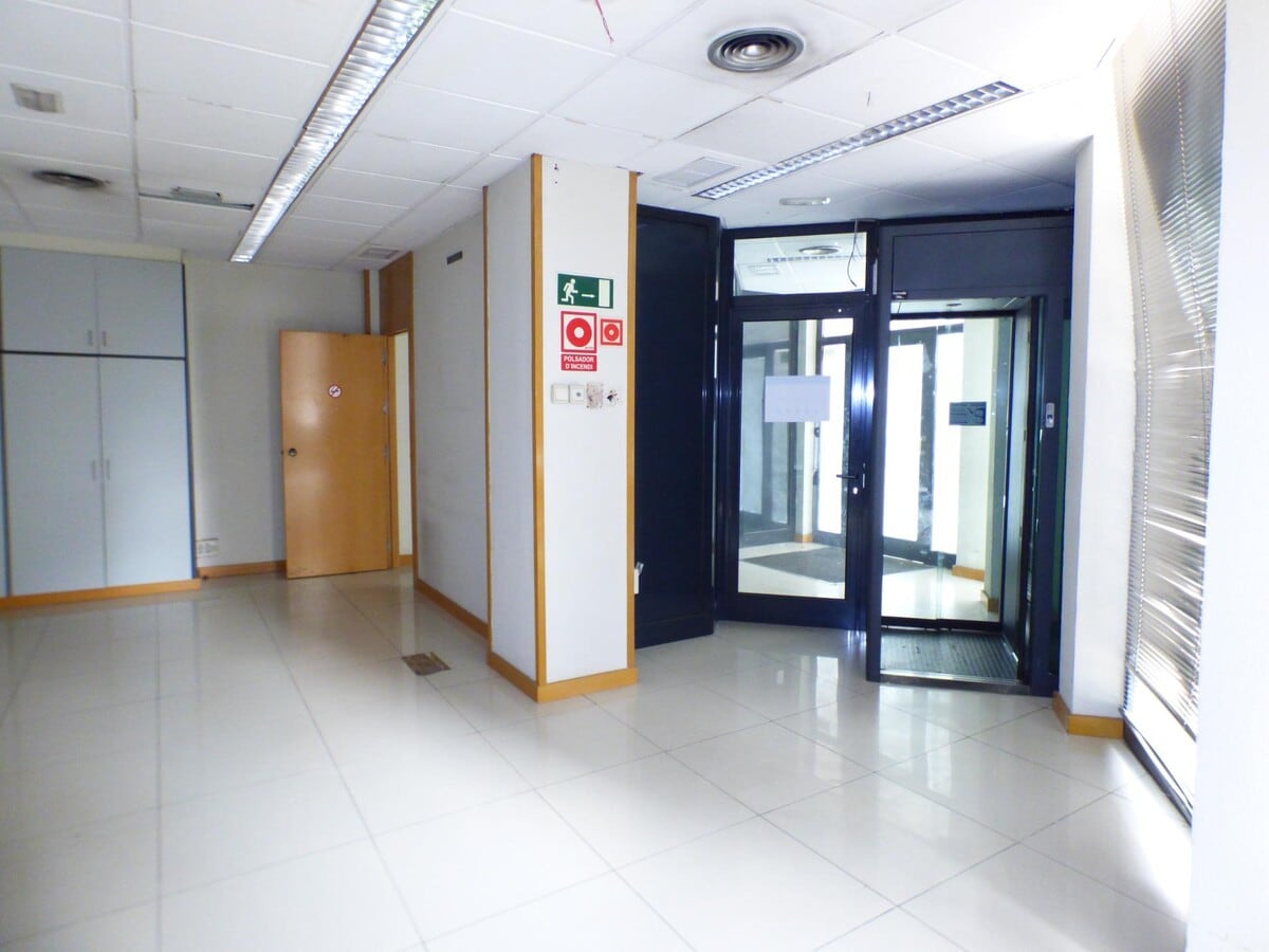 Manresa, BAR 08242 - - - Photo intérieure - Image 1 of 10