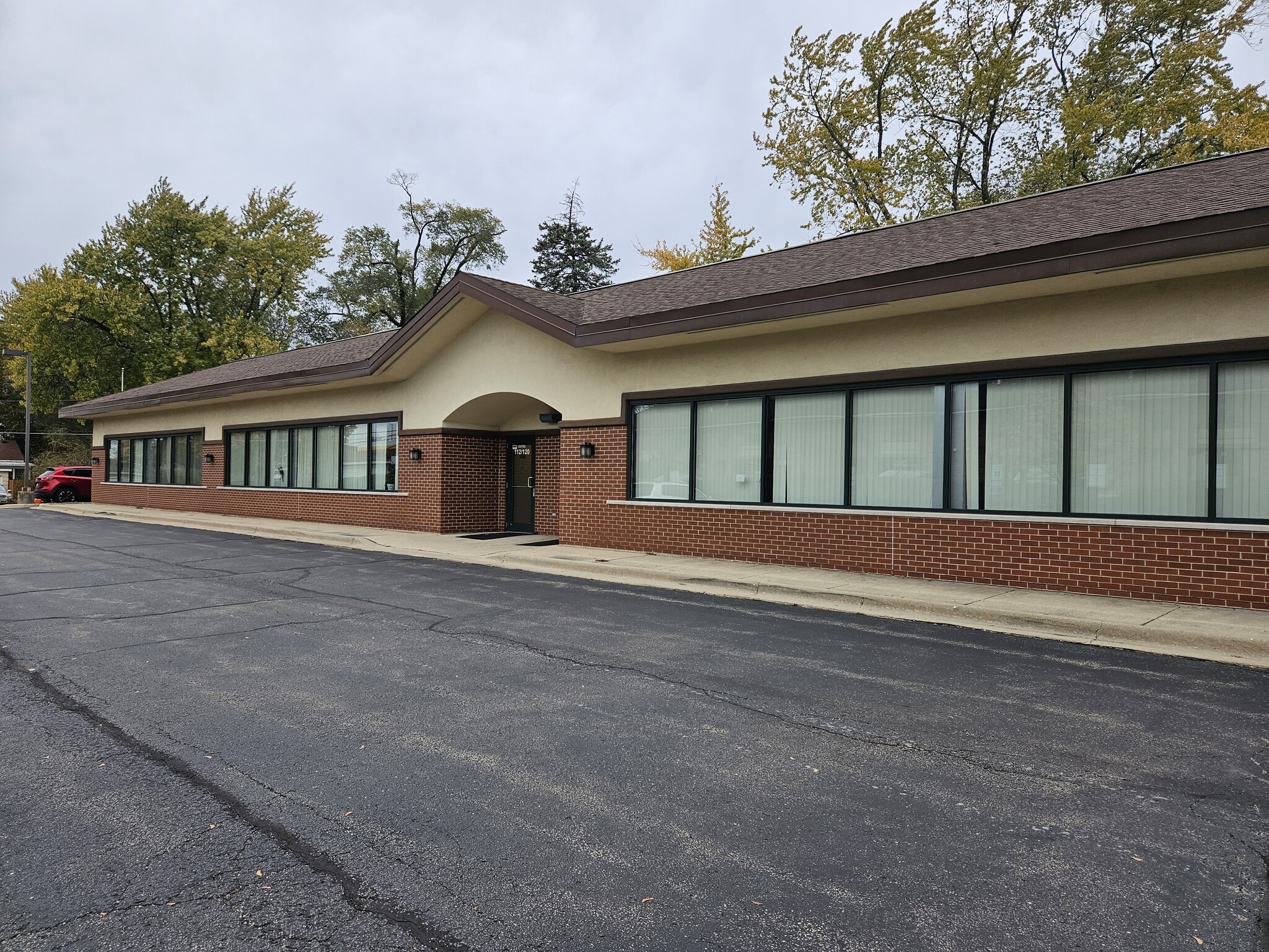 932 N Wright St, Naperville, IL for lease Building Photo- Image 1 of 24