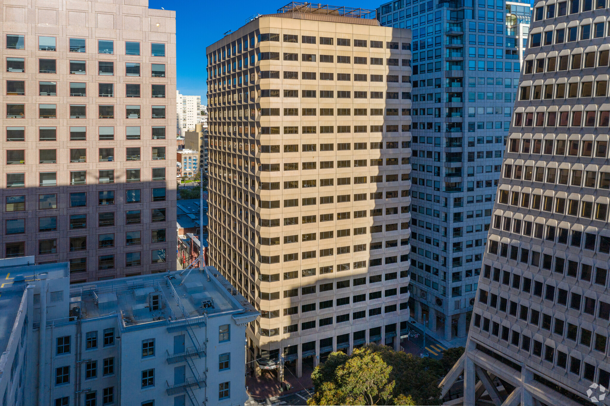 601 Montgomery St, San Francisco, CA for lease Building Photo- Image 1 of 13