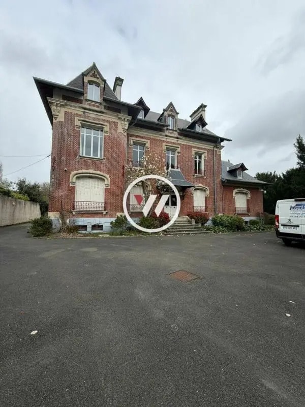 Industrial in Mitry-Mory for lease Primary Photo- Image 1 of 10