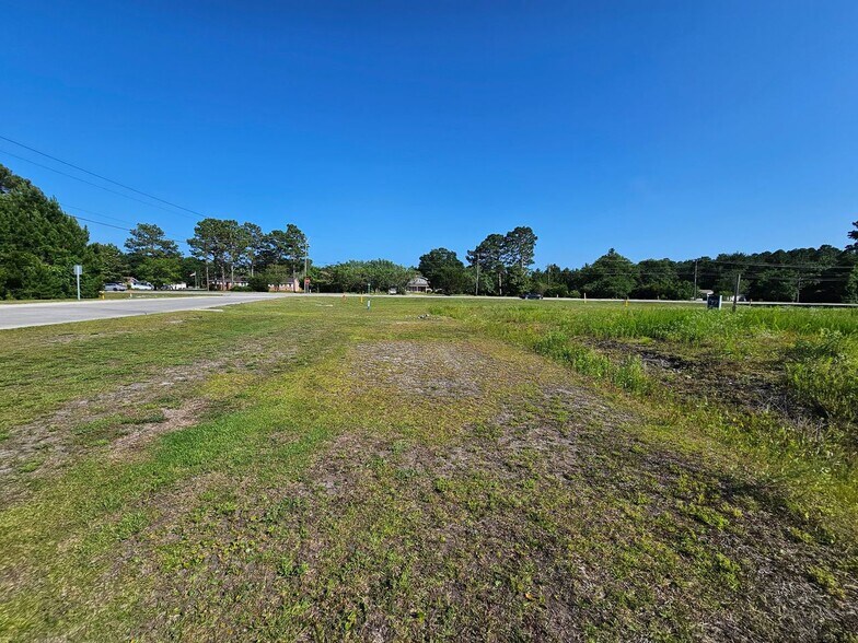 1001 Mabel Rawlinson Dr, Holly Ridge, NC for sale - Building Photo - Image 2 of 7