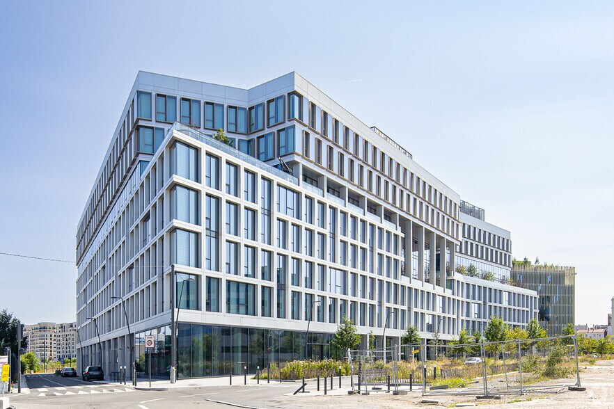 Bureau dans Saint-Ouen-sur-Seine à louer - Photo principale - Image 1 de 2