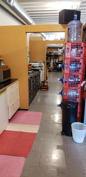 11533 W Pico Blvd, Los Angeles, CA for lease - Interior Photo - Image 3 of 3