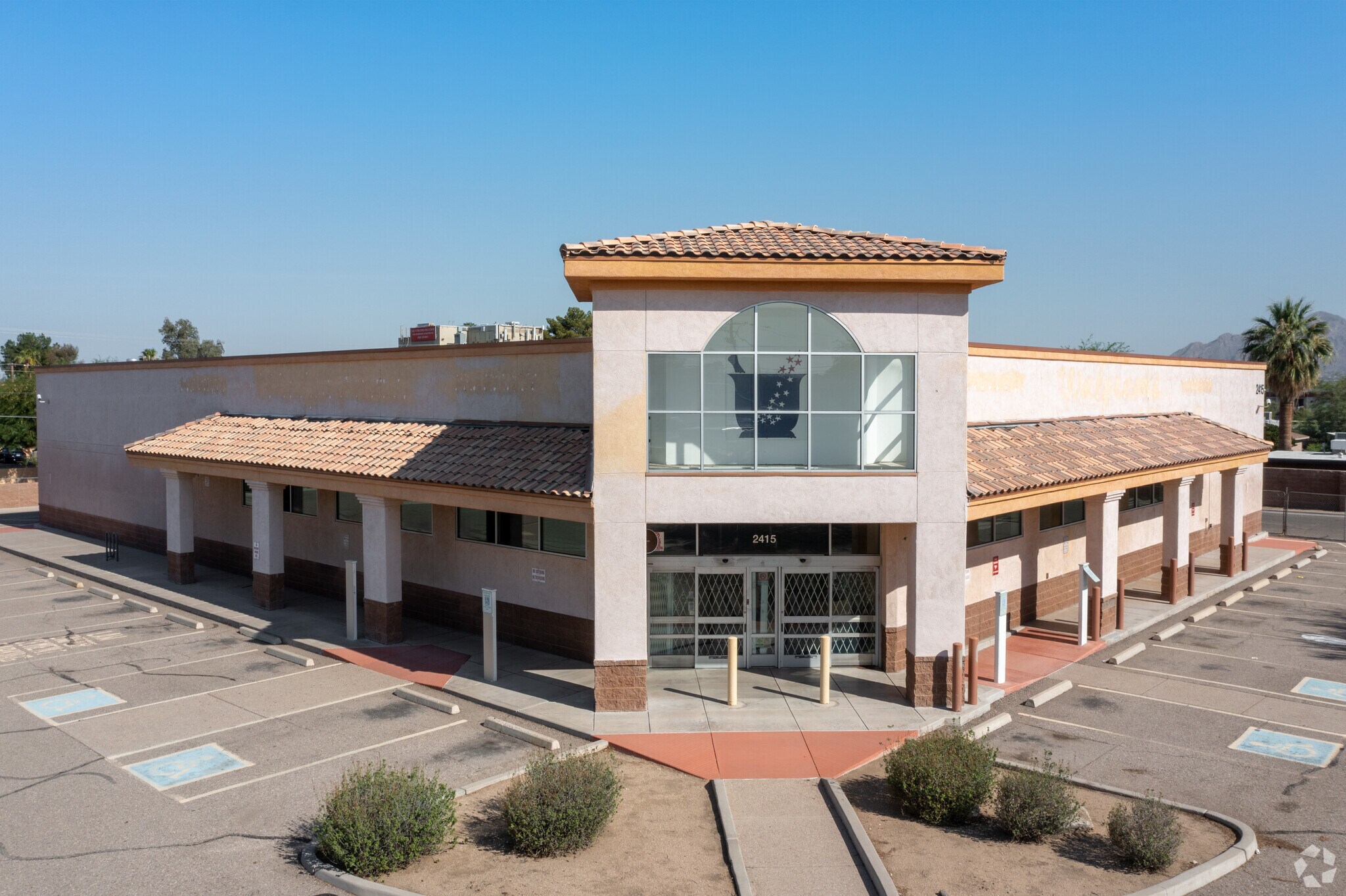 2415 N Alvernon Way, Tucson, AZ for lease Primary Photo- Image 1 of 6