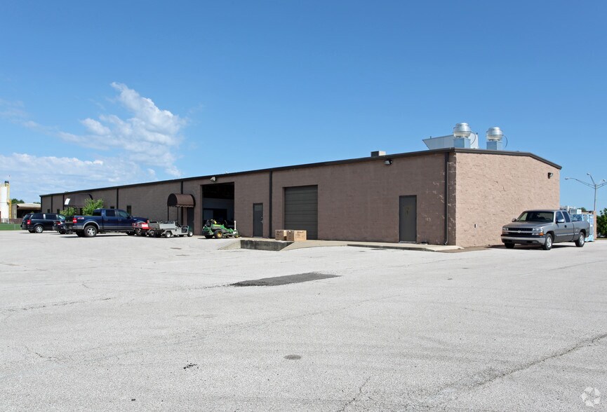 5500 Victory Ln, Millington, TN à vendre - Photo du bâtiment - Image 2 de 2