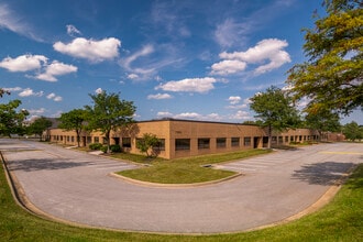 2505 Lord Baltimore Dr, Windsor Mill, MD à louer Photo du bâtiment- Image 1 de 1