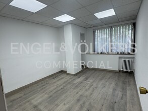 Calle Fernando el Santo, 24, Madrid, Madrid for lease Interior Photo- Image 2 of 8