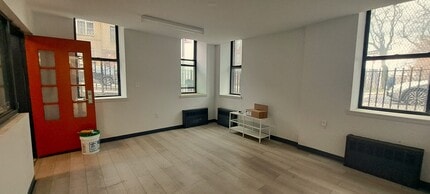 870 E 175th St, Bronx, NY à louer Photo intérieure- Image 2 de 7