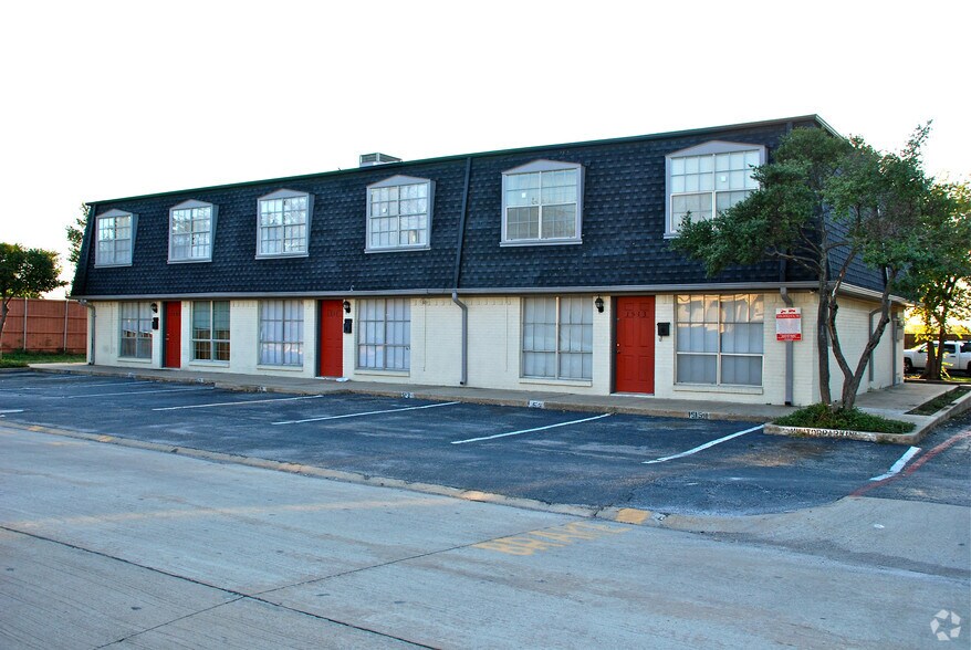 1509 F Ave, Plano, TX à vendre - Photo du bâtiment - Image 2 de 3