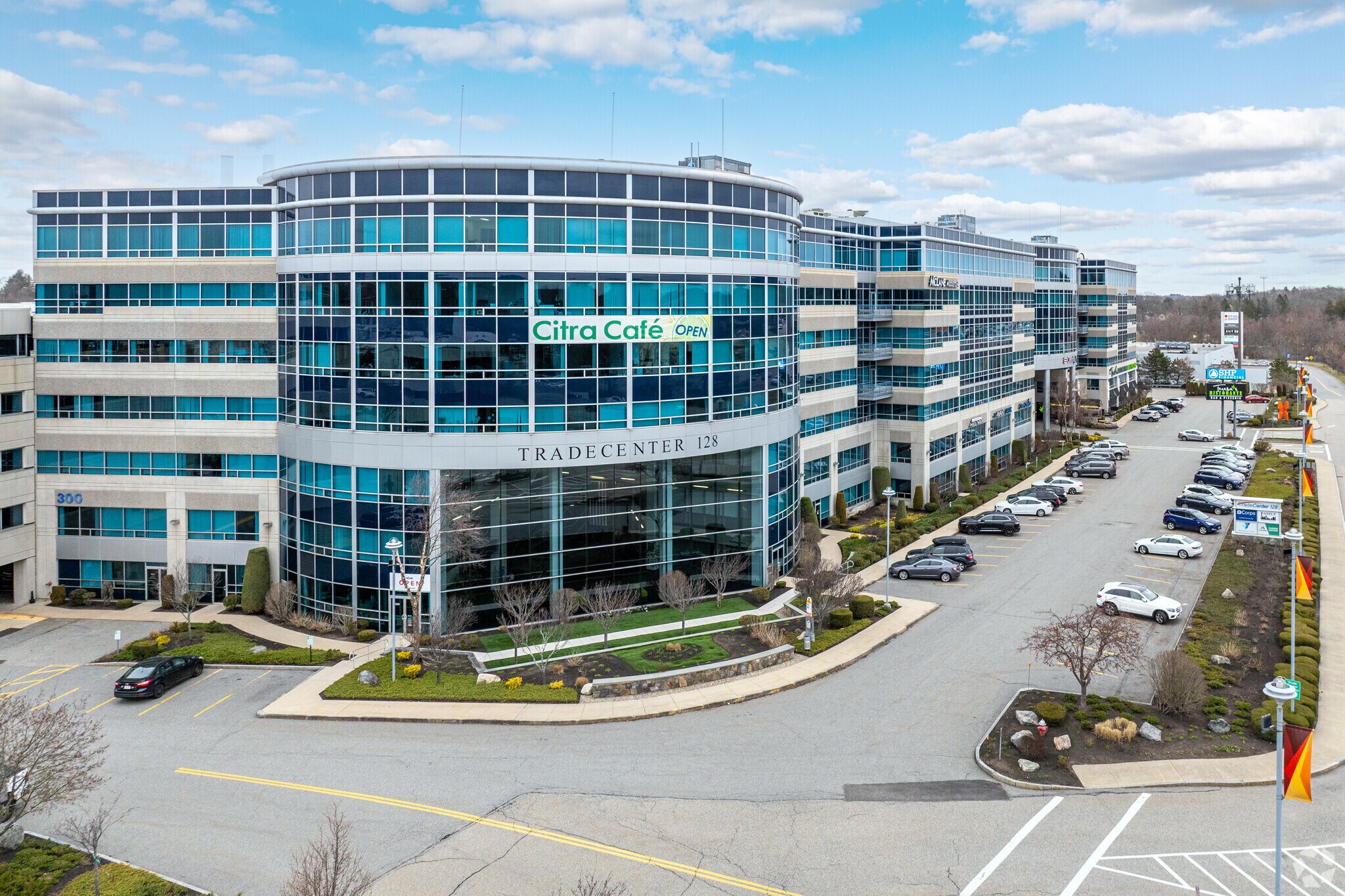 300-400 Tradecenter, Woburn, MA à louer Photo du bâtiment- Image 1 de 7