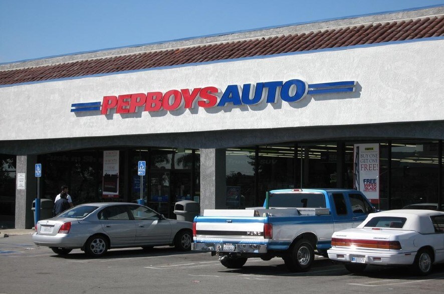 1231 San Fernando Rd, San Fernando, CA à louer - Photo du bâtiment - Image 3 de 7