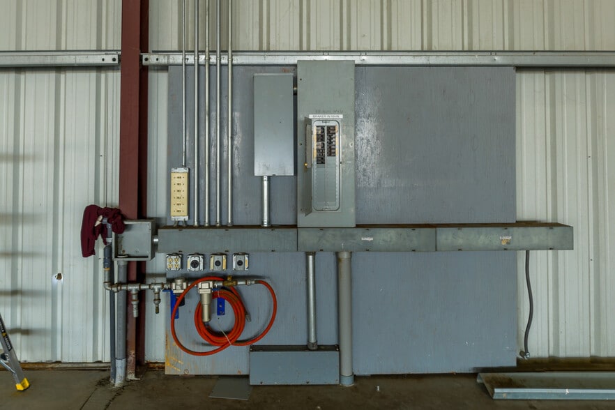 2933 French Camp, Manteca, CA for lease - Interior Photo - Image 2 of 26