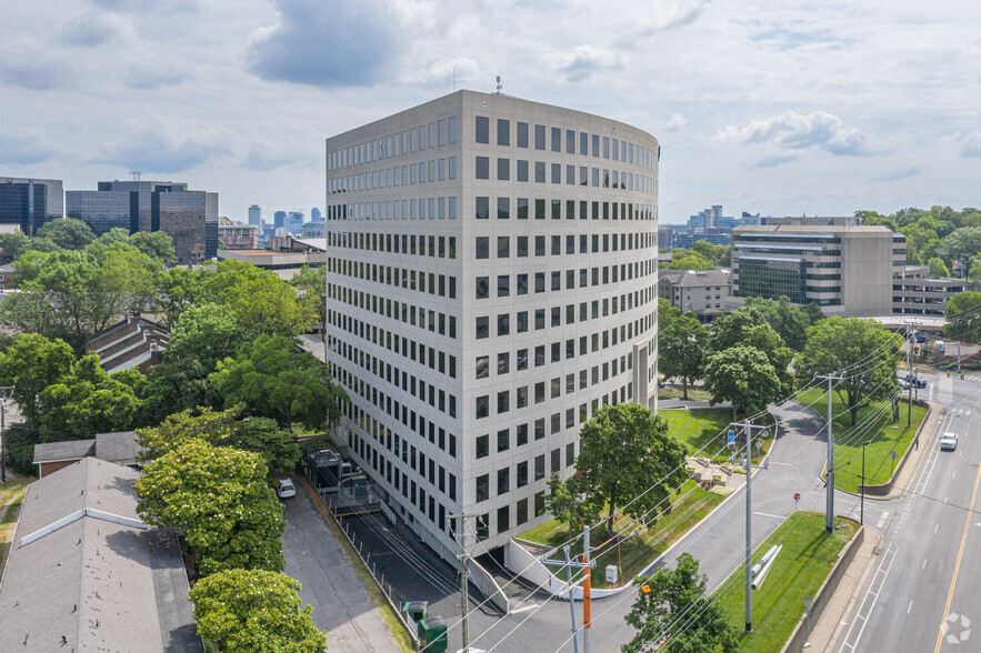 3322 West End Ave, Nashville, TN à louer - Photo du bâtiment - Image 2 de 5