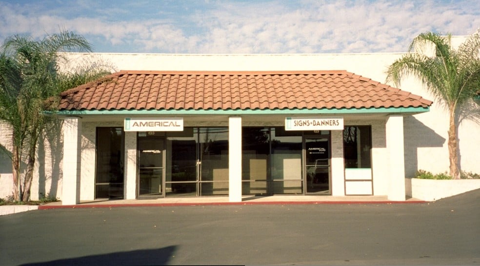 109-155 E Arrow Hwy, San Dimas, CA for lease - Building Photo - Image 3 of 7