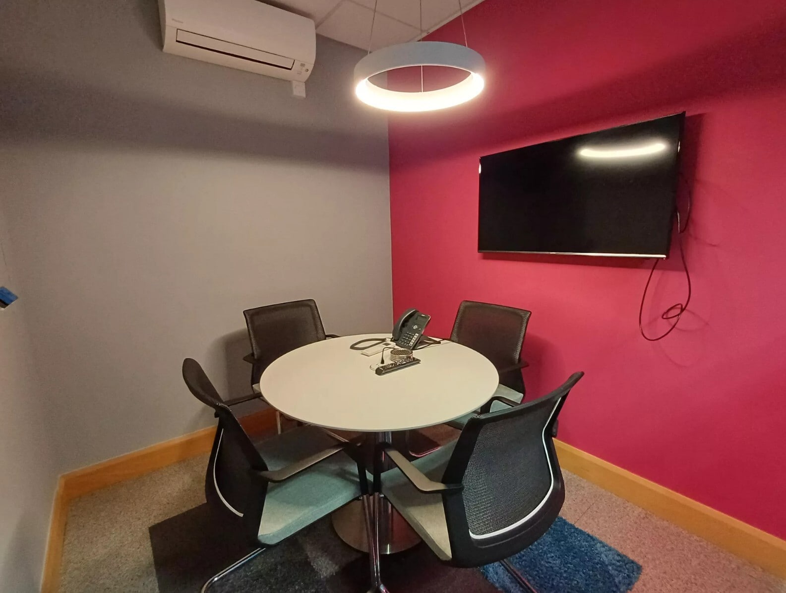 Balcombe Rd, Crawley à louer Photo intérieure- Image 1 de 5