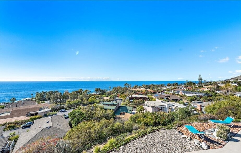 21722 Ocean Vista Dr, Laguna Beach, CA for sale - Building Photo - Image 3 of 12