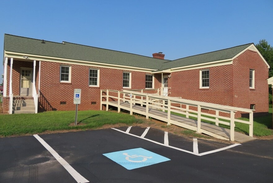 110 Office Park Dr, Roanoke Rapids, NC à vendre - Photo du bâtiment - Image 3 de 18