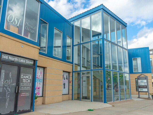 Plus de détails pour 146 N Lake St, Forest Lake, MN - Bureau, Bureau/Commerce de détail à louer
