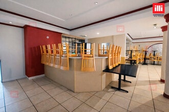 8751 Van Nuys Blvd, Panorama City, CA for lease Interior Photo- Image 2 of 4