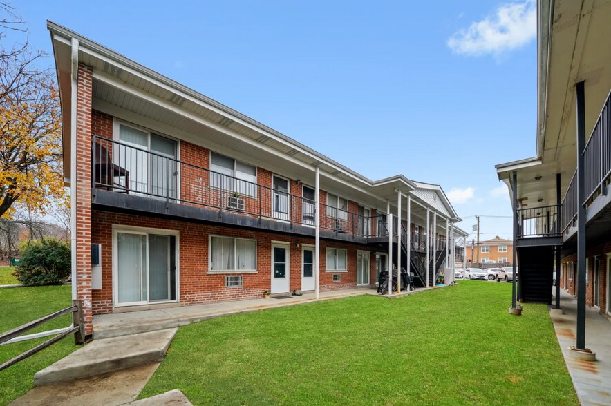 315-3319 N Princeton Ave portefeuille de 2 propriétés à vendre sur LoopNet.ca - Photo principale - Image 2 de 2