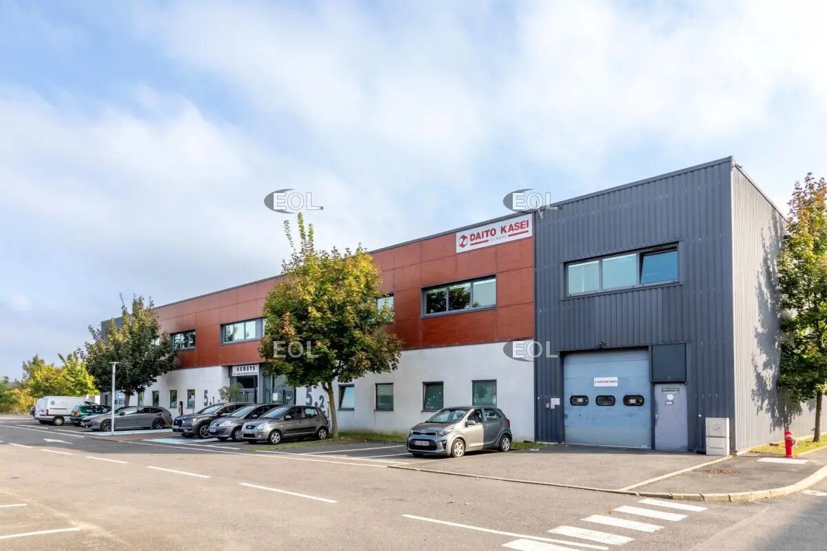 Flex in Taverny for lease Building Photo- Image 1 of 6