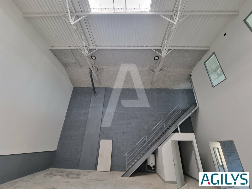 269 Rue Du Maréchal Juin, Vaux-le-Pénil for lease Interior Photo- Image 1 of 18