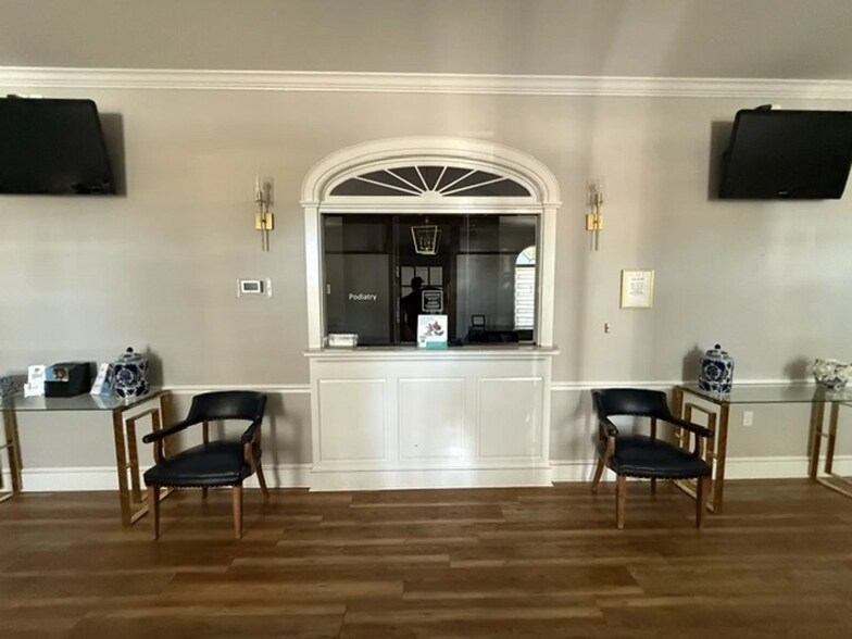 2718 N Oak St, Valdosta, GA for sale - Interior Photo - Image 3 of 11