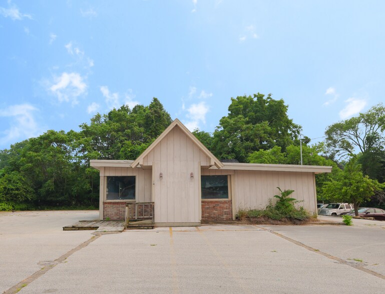 819 E Colby St, Whitehall, MI à vendre - Photo du bâtiment - Image 2 de 5