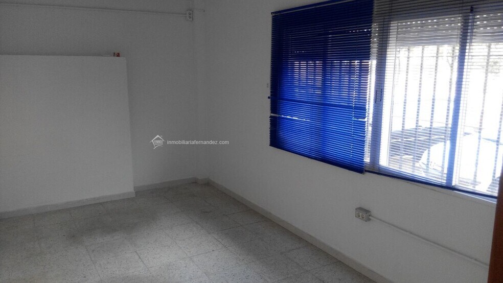 Retail in Cáceres for sale - Building Photo - Image 2 of 5