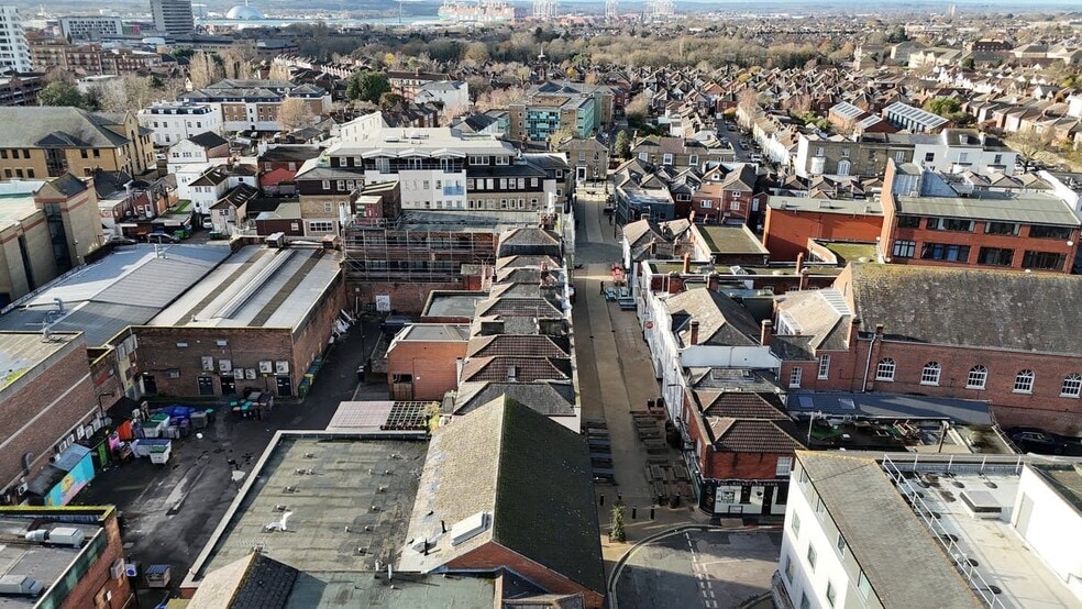 30 Carlton Pl, Southampton à vendre - Photo du bâtiment - Image 2 de 5