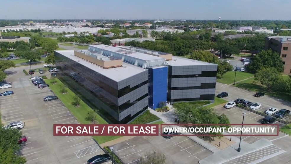 11301 Fallbrook Dr, Houston, TX à louer - Vidéo sur l’inscription commerciale - Image 3 de 14