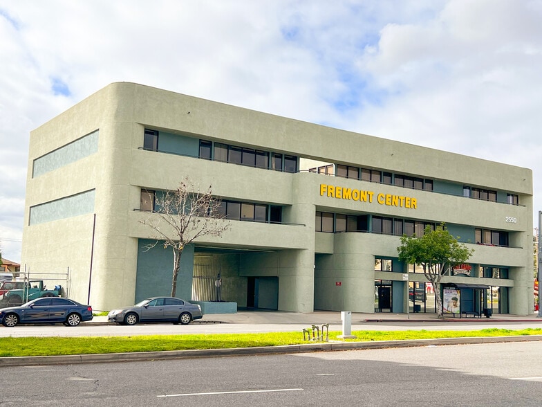 2550 W Main St, Alhambra, CA for lease - Building Photo - Image 3 of 9