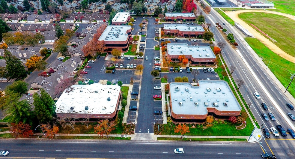 7447 N 1st St, Fresno, CA for sale - Building Photo - Image 2 of 2