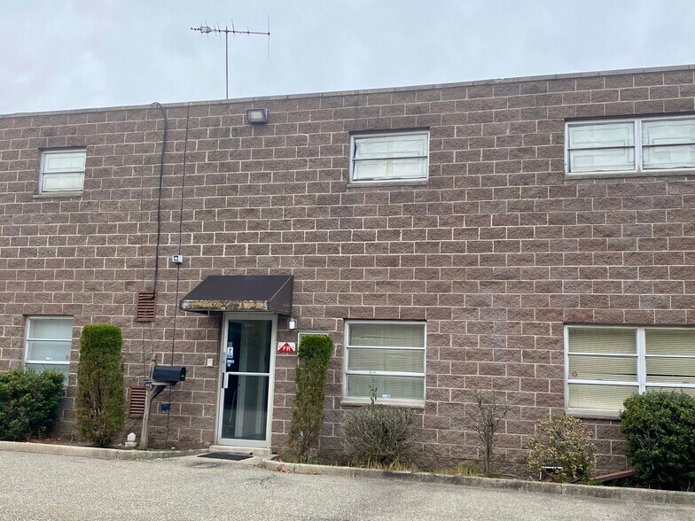 148 Veterans Dr, Northvale, NJ à louer - Photo du bâtiment - Image 3 de 3