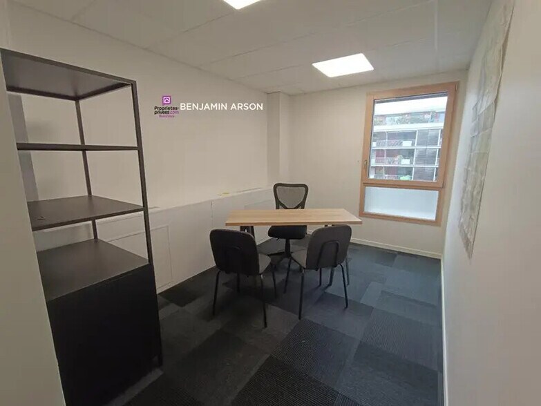 Bureau dans Aix-les-Bains à vendre - Photo du bâtiment - Image 2 de 7