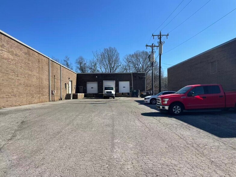 1007 Norwalk St, Greensboro, NC à louer - Photo du bâtiment - Image 2 de 17