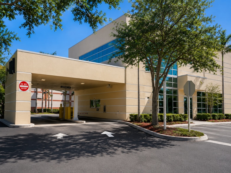 8901 W Atlantic Blvd, Coral Springs, FL for lease - Building Photo - Image 3 of 4