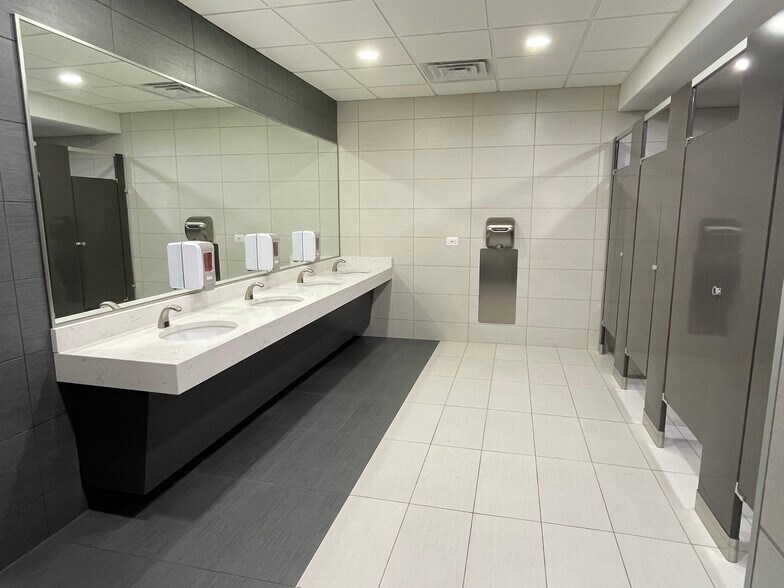 1550 N Northwest Hwy, Park Ridge, IL à louer - Photo intérieure - Image 3 de 12