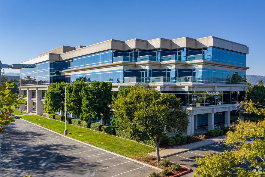 5050 Hopyard Rd, Pleasanton, CA à louer - Photo du bâtiment - Image 2 de 7