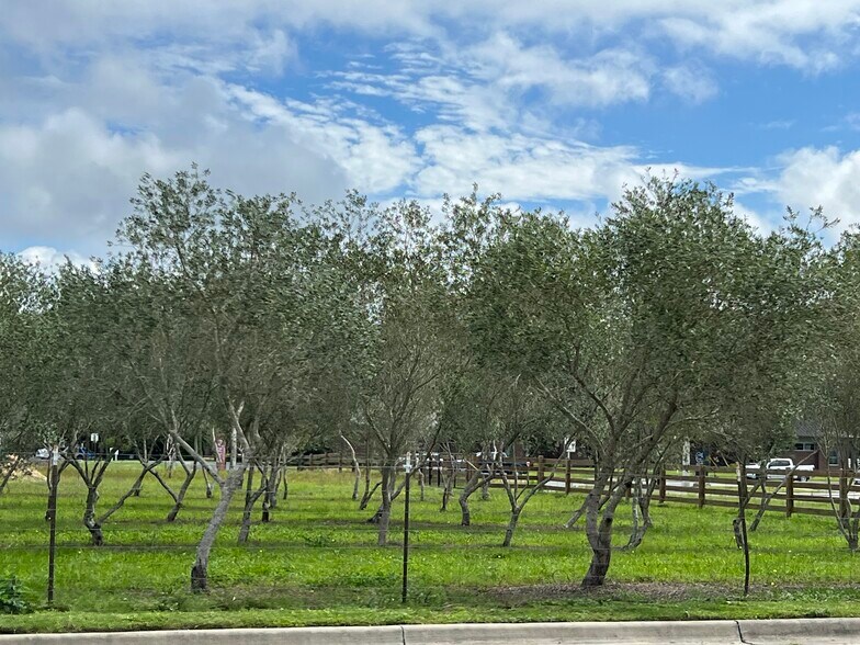 4706 US 90 hwy, Lake City, FL for sale - Primary Photo - Image 1 of 4