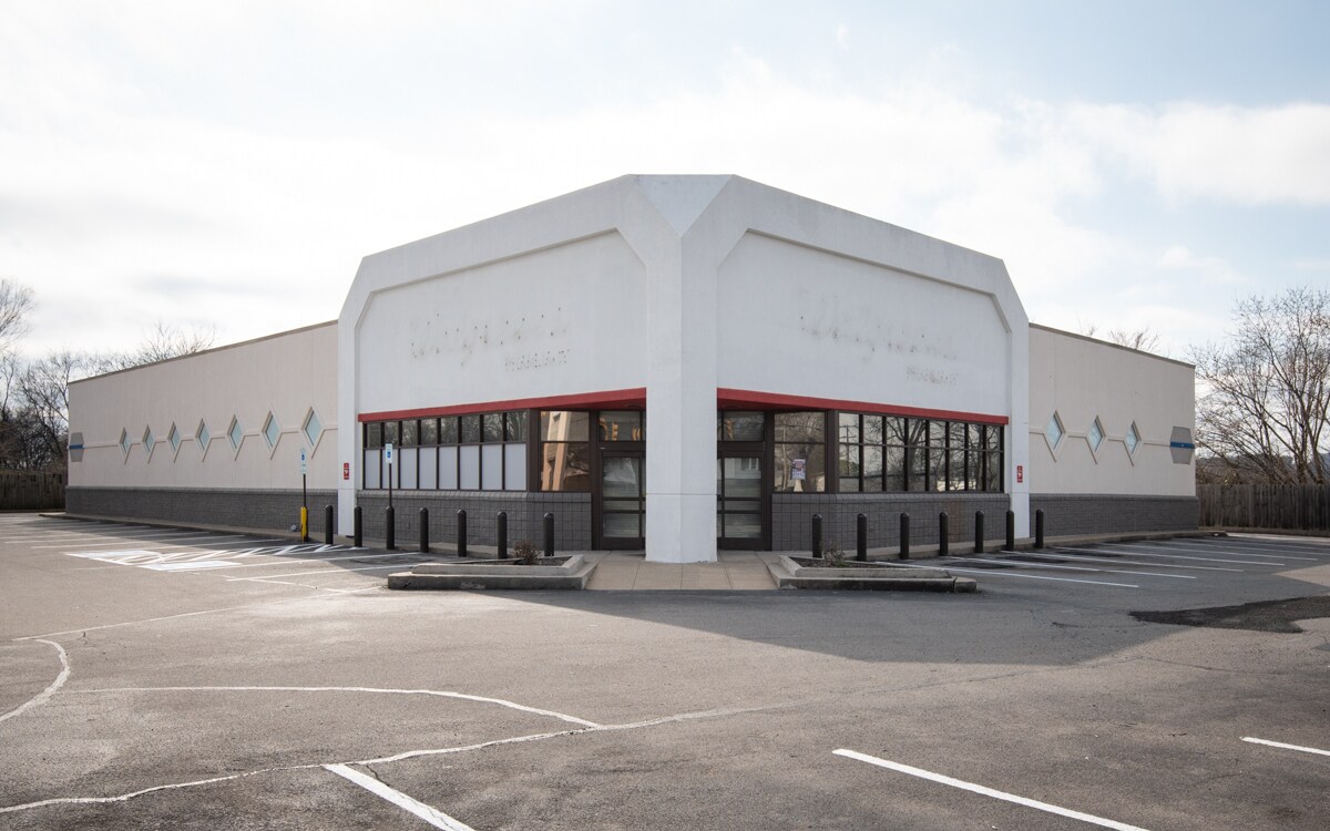 210 E McMurry Blvd, Hartsville, TN for lease Building Photo- Image 1 of 39