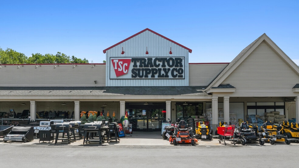 361 Scott Swamp Rd, Farmington, CT for sale - Building Photo - Image 1 of 6