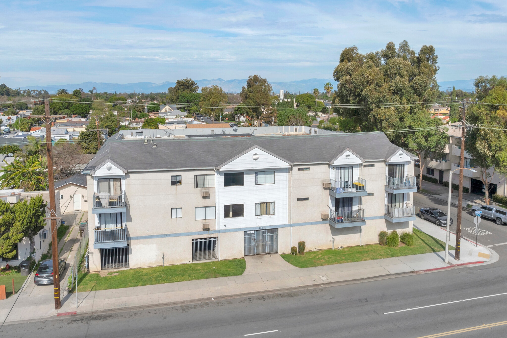 1075 E South St, Long Beach, CA for sale Primary Photo- Image 1 of 5