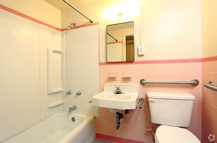 320 N 22nd St, Omaha, NE à vendre - Photo du bâtiment - Image 2 de 118