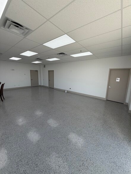 5700 E Colonial Dr, Orlando, FL à louer - Hall d’entrée - Image 3 de 6