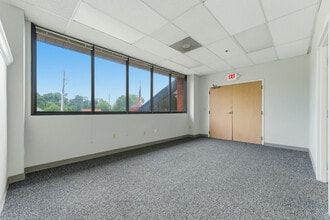 1800 Roswell Rd, Marietta, GA for lease Interior Photo- Image 1 of 15