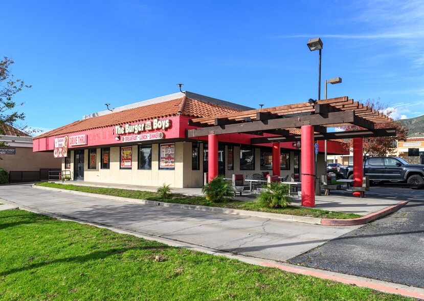 3644 Highland Ave, Highland, CA for lease - Building Photo - Image 2 of 2