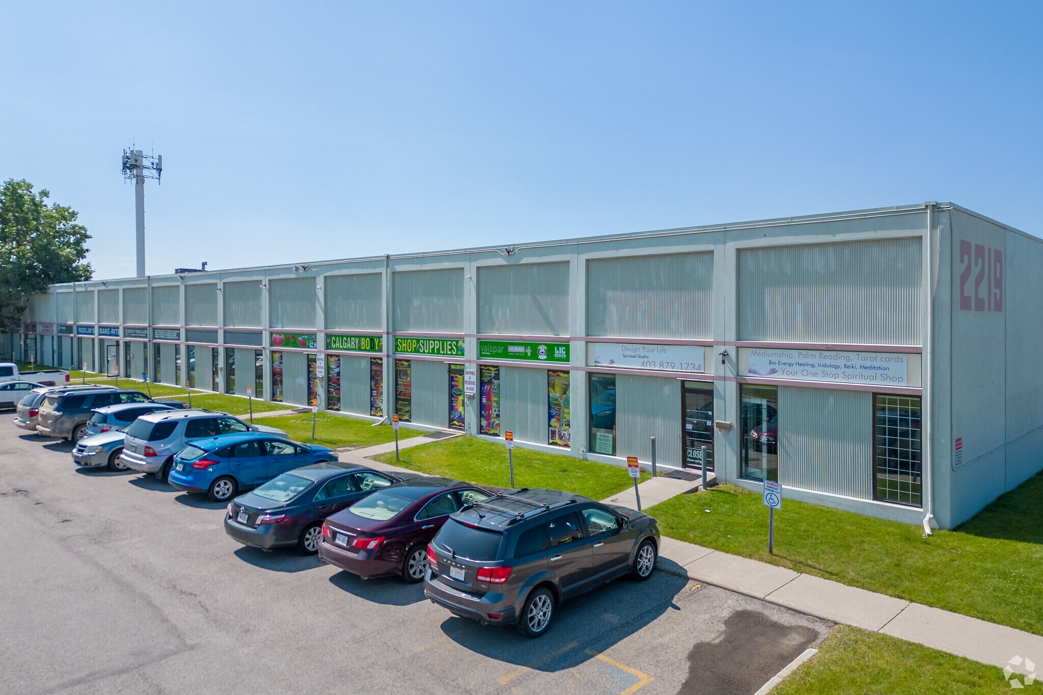 2219 35th Ave NE, Calgary, AB à vendre Photo principale- Image 1 de 8